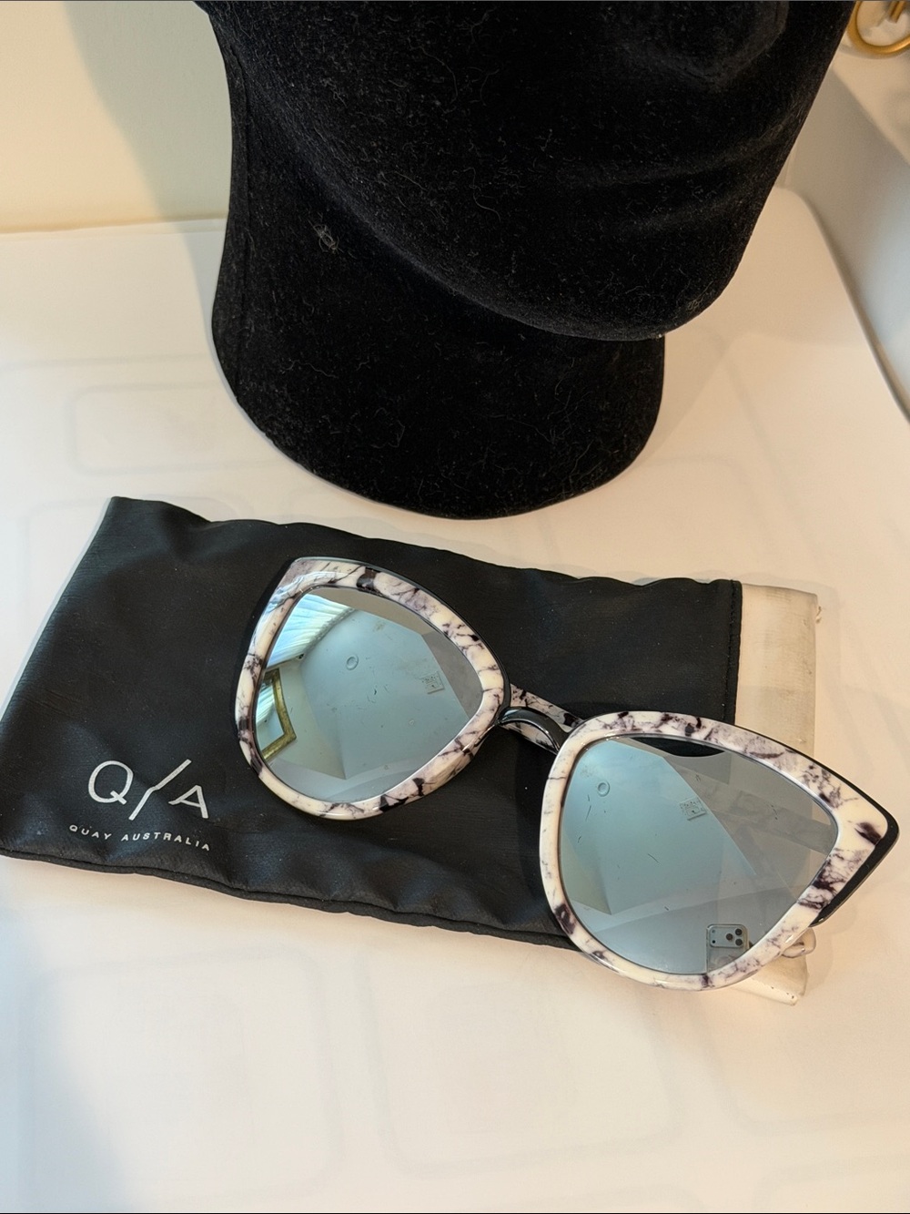 Quay Women's My Girl Mirror Cat Eye Sunglasses -white marble/ dark mirror lenses
